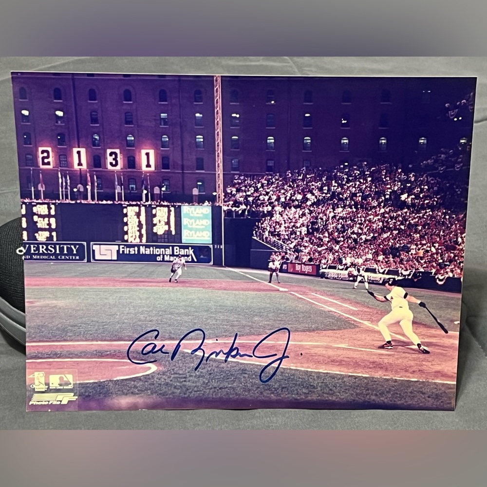 Cal Ripken Jr Autographed Baltimore Orioles 8x10 Baseball Photo - 2131 Streak